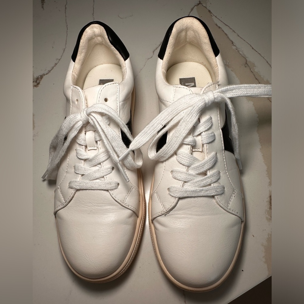Mia Black & White Sneaker